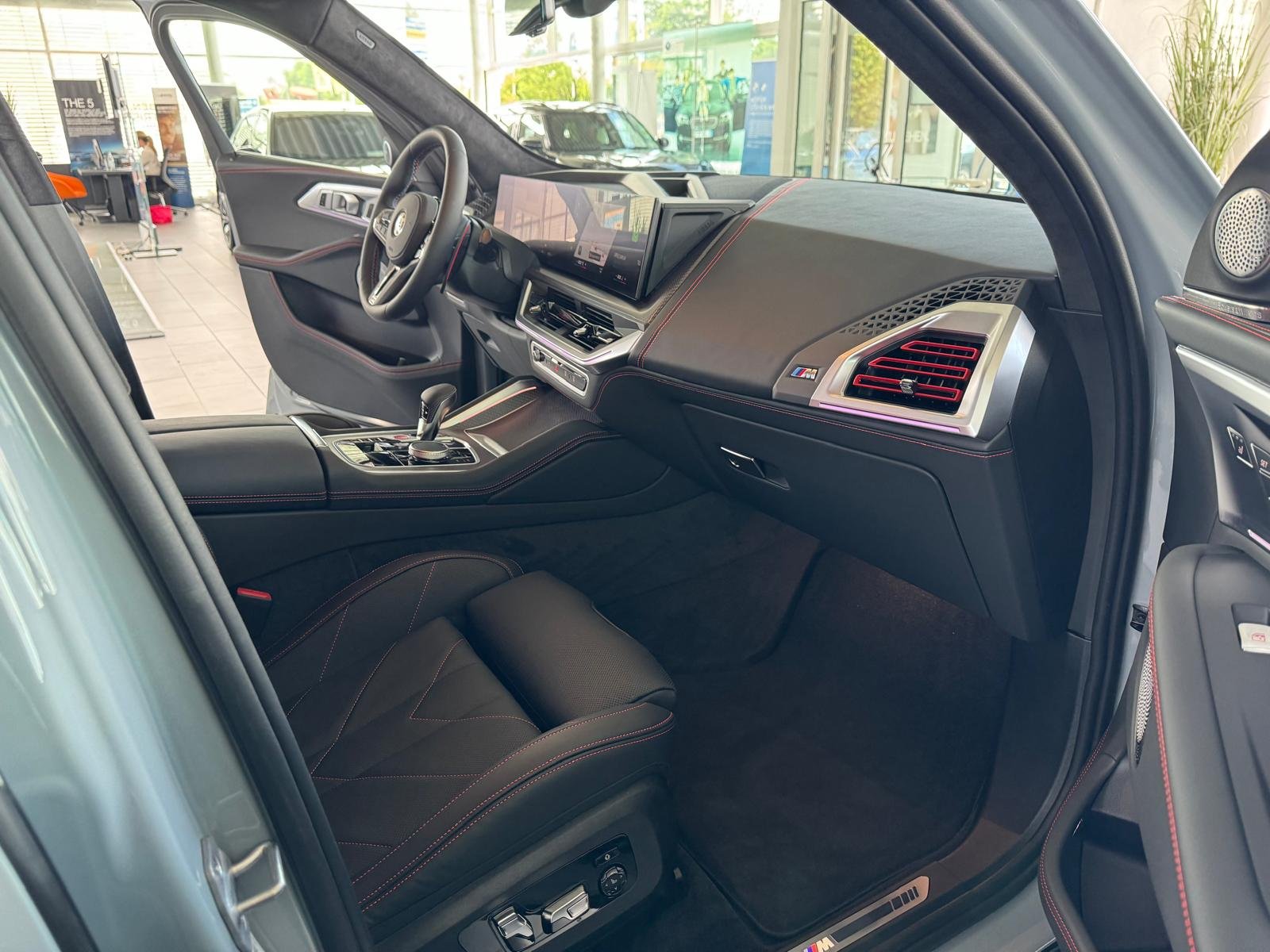BMW XM Red Label — photo 7